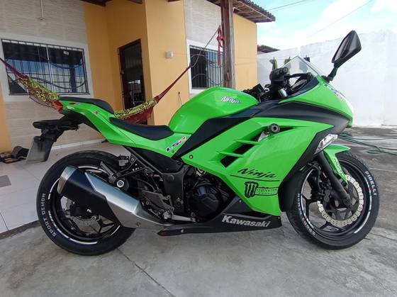 KAWASAKI NINJA 300 